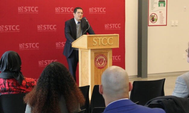 DHE Commissioner Dr. Noe Ortega visits STCC